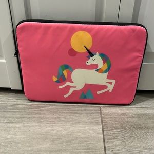 Laptop sleeve